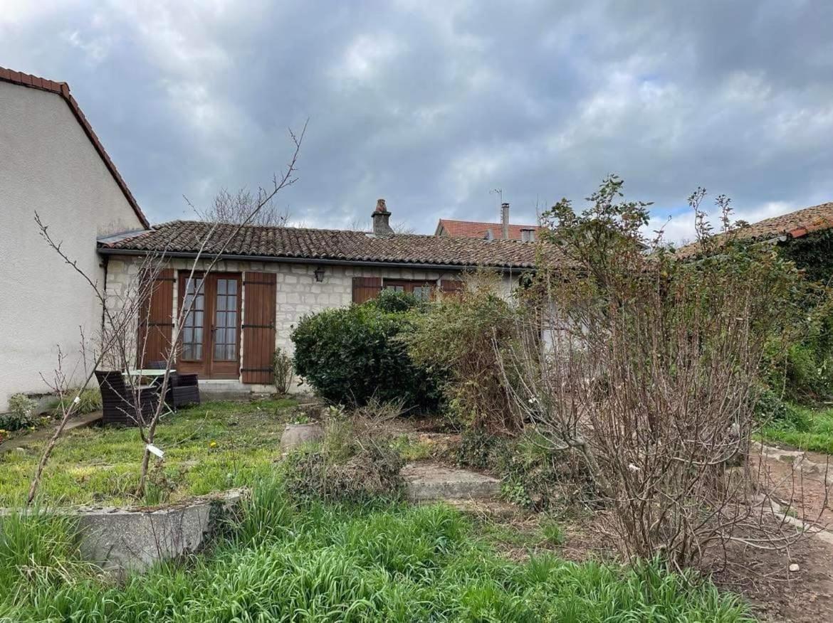 May'S Cottage Availles-Limouzine Exterior photo